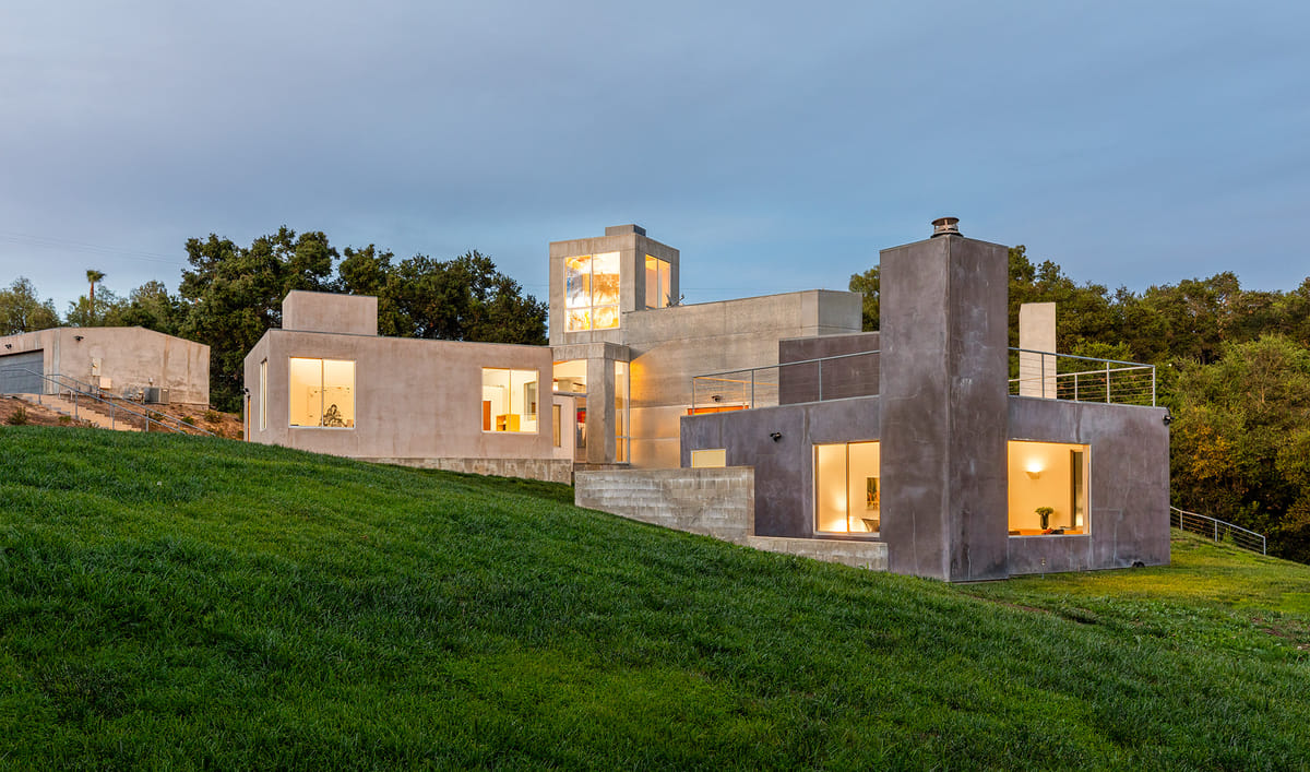Inside a rare Frank Gehry home from the 1980s with unique geometries | News