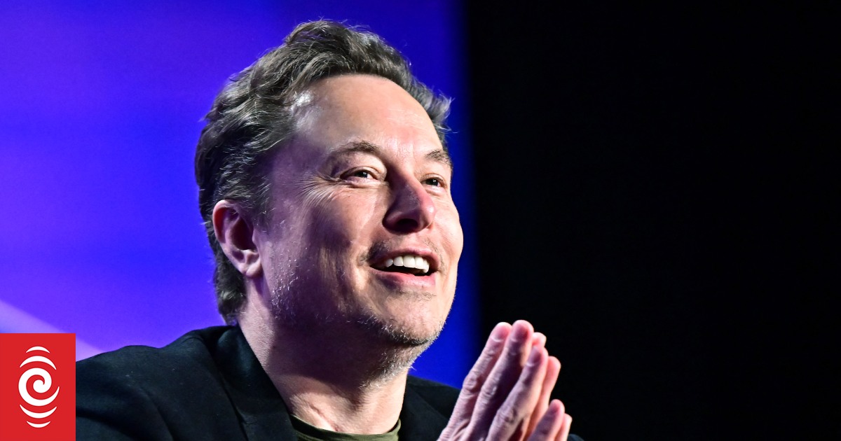 Only Elon Musk can fire Elon Musk from SpaceX, filing shows
