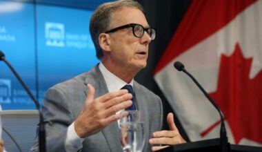 Canada holds key rate steady, says will act if war inflation persists