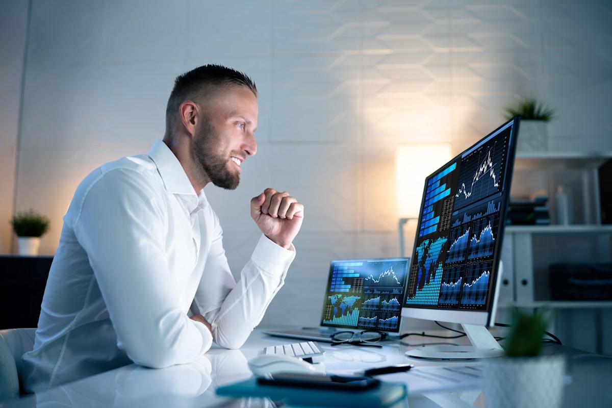 3 Phenomenal AI Stocks for Maximum Upside
