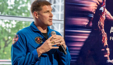 Jeremy Hansen: From physics to the moon