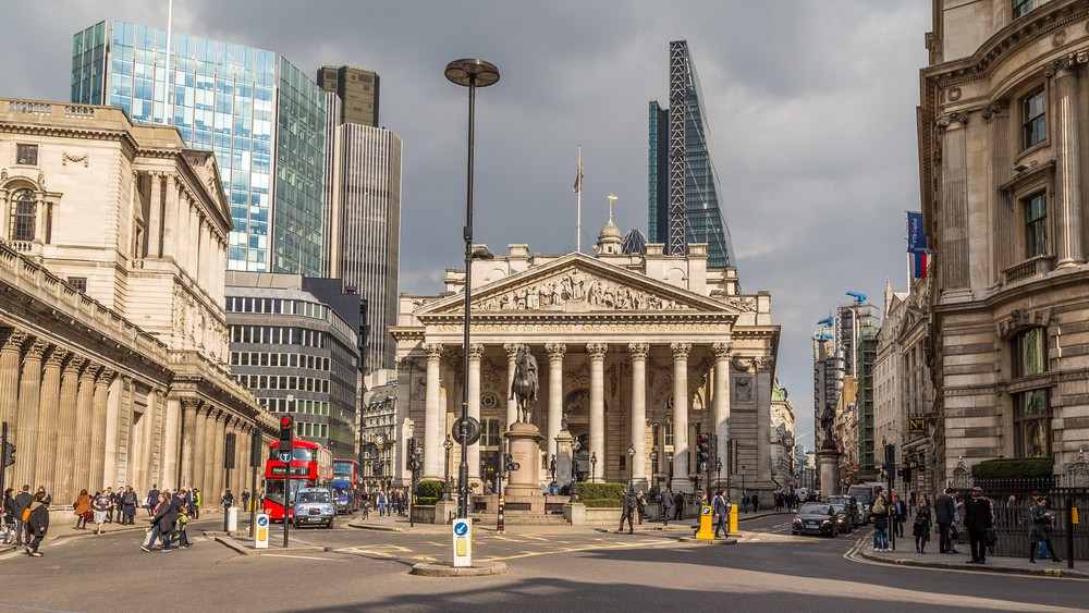 UK Faces Recession Risk as Iran War Threatens Growth and Inflation