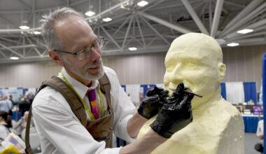 Minnesota butter sculptor enshrines pope in the dairy staple