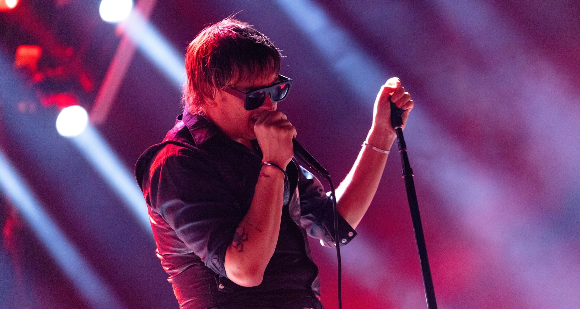 Watch The Strokes play new song 'Going Shopping' live for first time after mailing it to fans on cassette