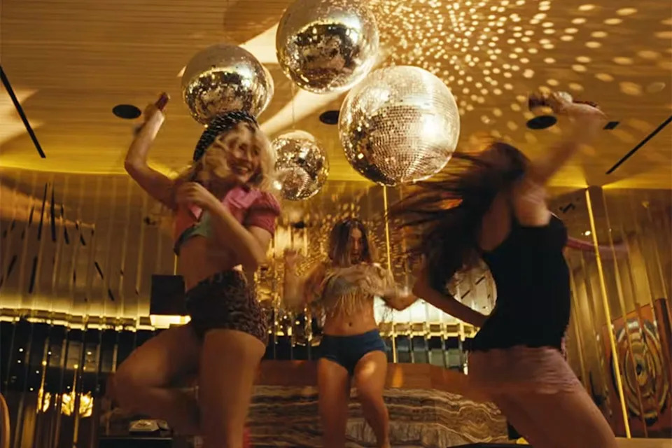 Sabrina Carpenter, Madelyn Cline and Margaret Qualley dance in 'House Tour' music videoCredit: Sabrina Carpenter/YouTube