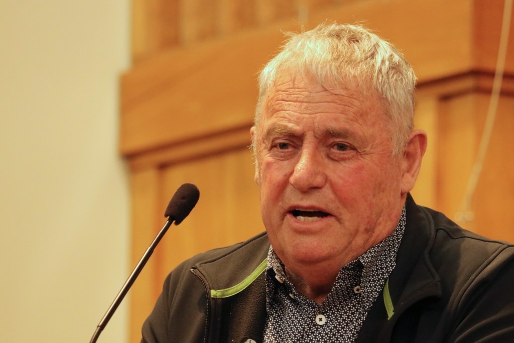 Mayor explains ocean outfall idea after ‘bastard’ outburst