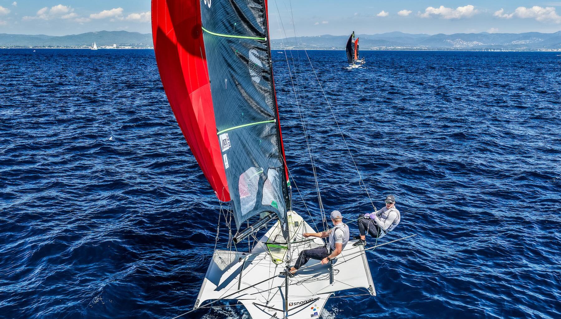 2026 French Olympic Week, Day 1: Sam Bacon and Blake McGlashan lead New Zealand charge on opening day in Hyères as windfoilers also shine