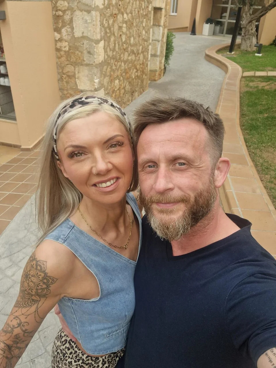 Sarah and Gordy smiling together