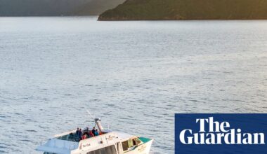 An irresistible adventure activity for New Zealand visitors? Delivering the mail by boat | New Zealand holidays