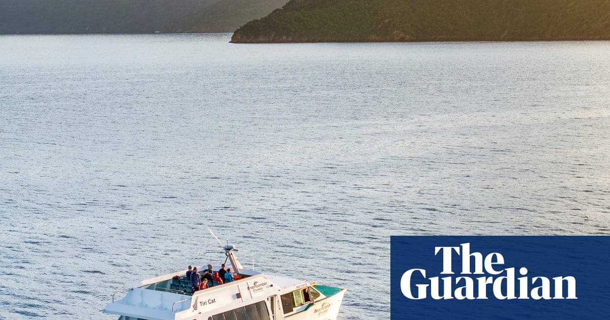 An irresistible adventure activity for New Zealand visitors? Delivering the mail by boat | New Zealand holidays