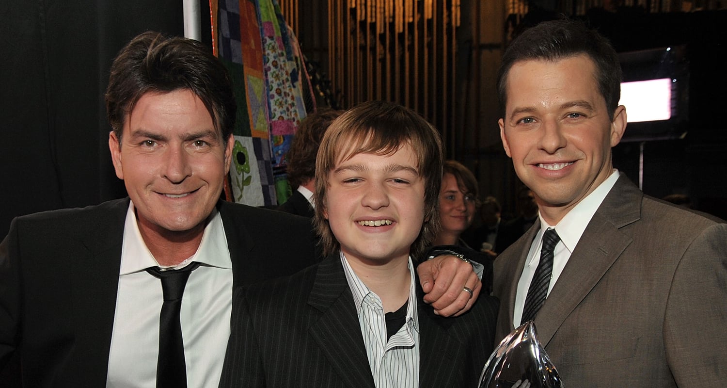 Richest ‘Two And a Half Men’ Stars Ranked from Lowest to Highest (The Wealthiest Has Net Worth of $500 Million!) | Angus T Jones, Ashton Kutcher, Charlie Sheen, Conchata Ferrell, EG, Extended, Holland Taylor, Jon Cryer, Marin Hinkle, Melanie Lynskey, Net Worth, Slideshow | Celebrity News and Gossip | Entertainment, Photos and Videos