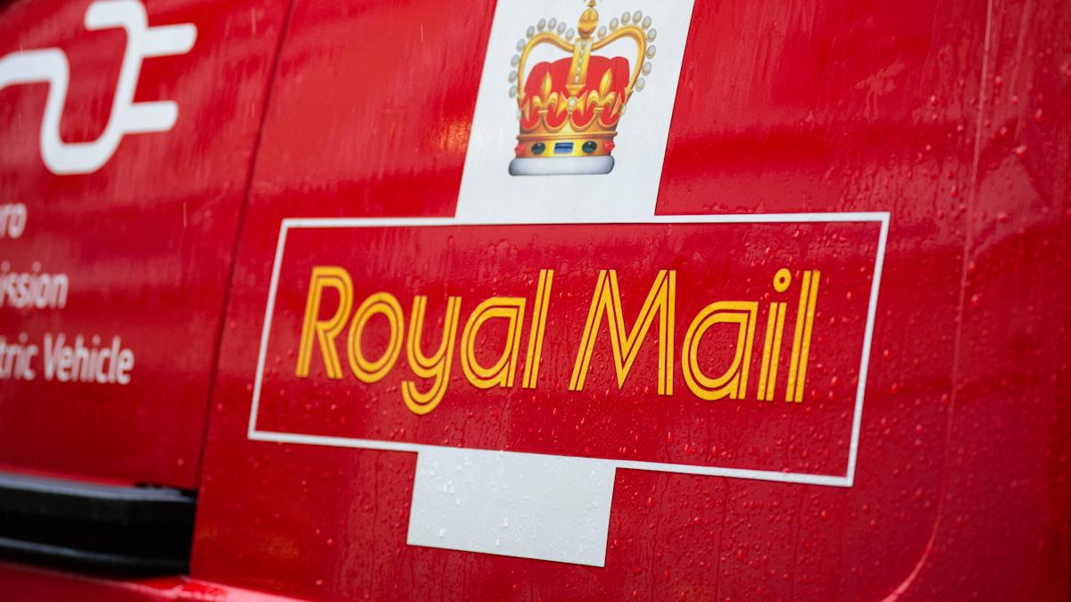 Capita’s Royal Mail pension scheme contract terminated after failures – minister