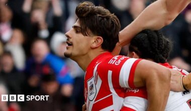 St Helens celebrate Bill Leyland's try against Wigan Warriors