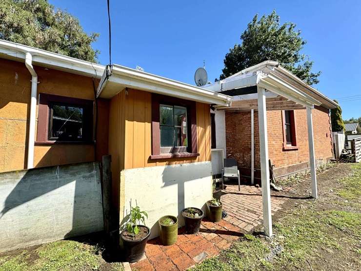 Harcourts agent Heatha Edwards recently sold a couple of sheds in Takapau to retirees for under <img50,000. Photo / Supplied