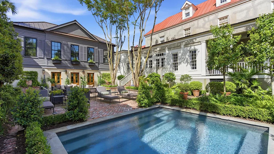 140 Queen Street pool