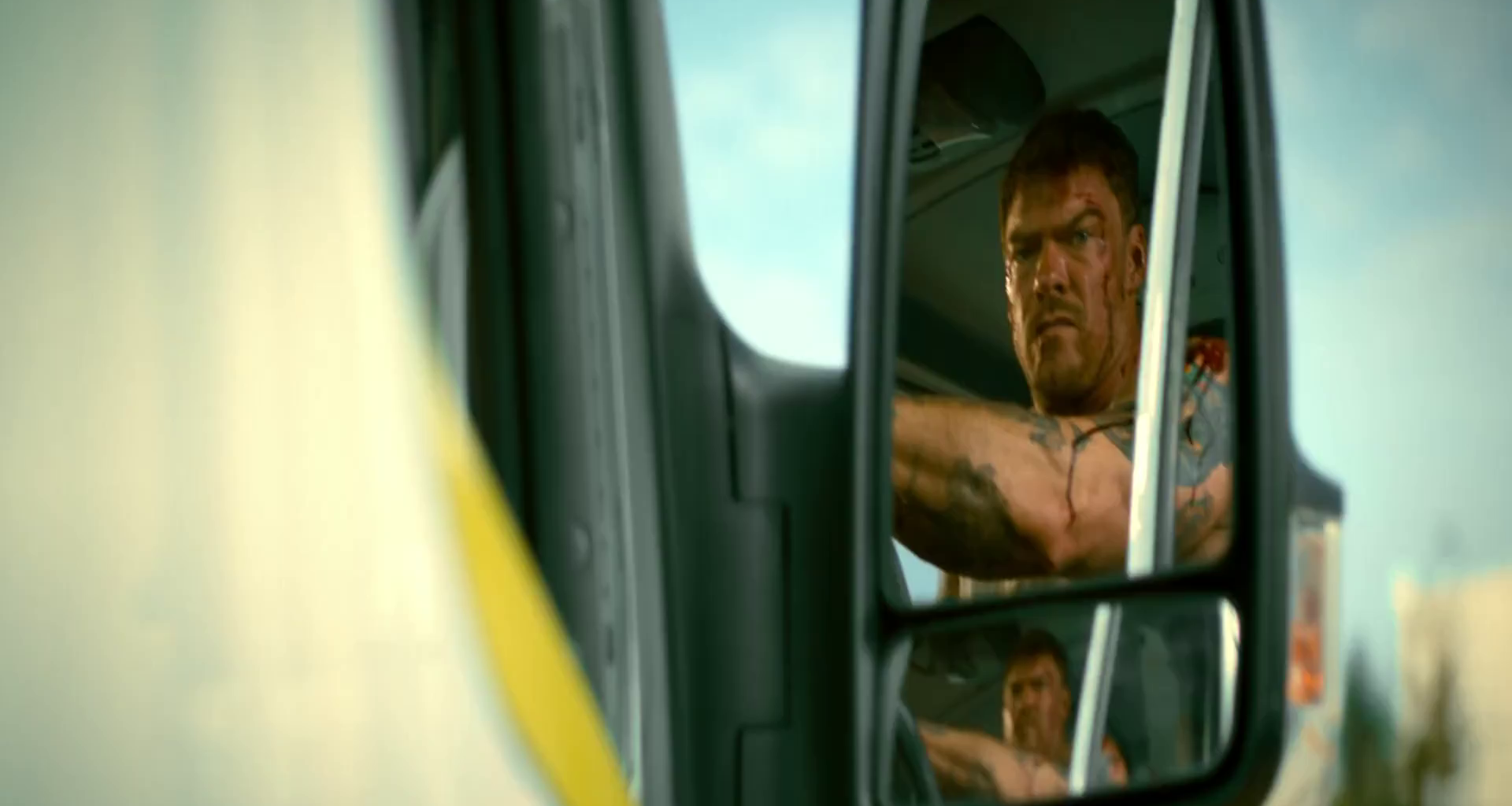 Alan Ritchson and Owen Wilson team up for action-packed delivery flick, Runner