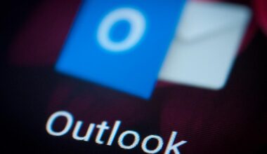Outlook down? Microsoft offers iPhone fix after Monday outage