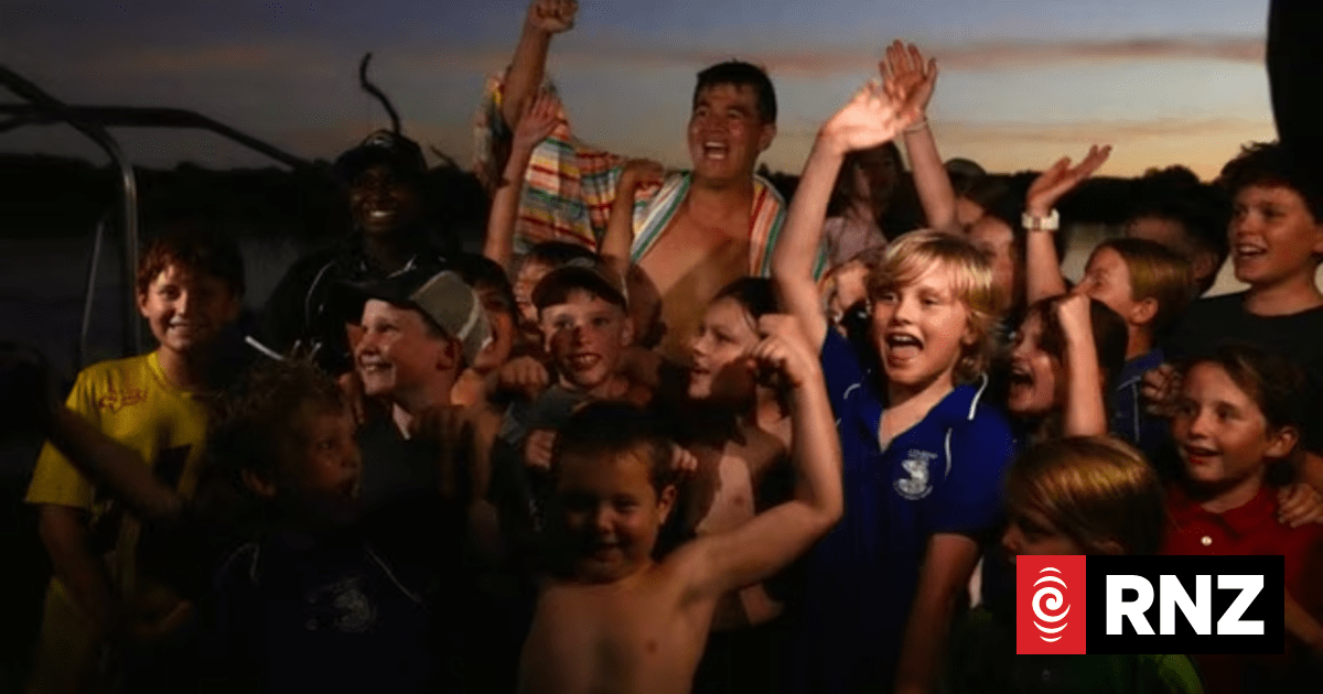 Ultra-swimmer Andy Donaldson sets world record with 55km Ord River challenge