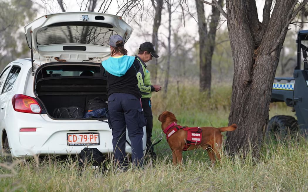 Search dogs have joined foot patrols, drones, helicopters and mounted police in the search now in its fourth day. (ABC News: Will Green)