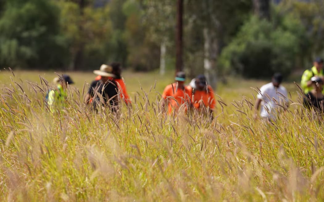 Police say they expect the dozens of volunteers who turned up to help look for Sharon Granites on Tuesday to again pitch in today. (ABC News: Will Green)