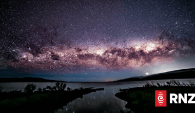 Carterton mayor sparks debate over mysterious lights