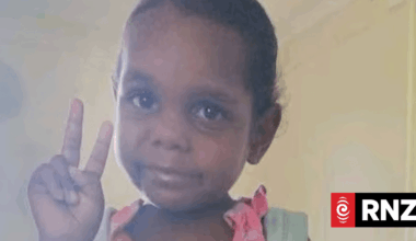 NT Police say some in community 'absolutely know' where missing Alice Springs girl's suspected abductor is