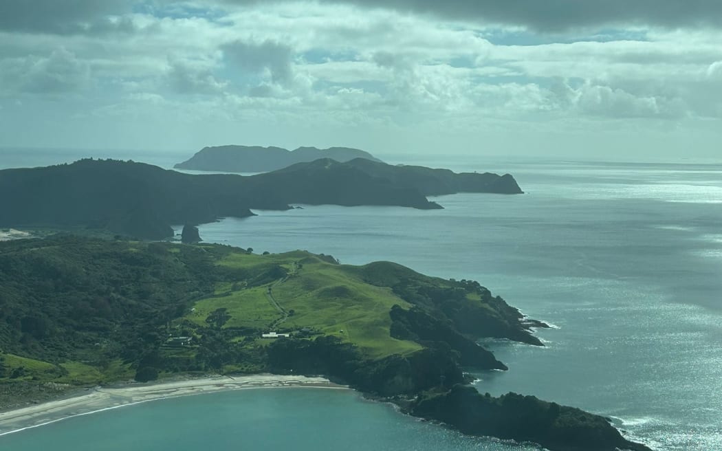 Oceans and Fisheries under-secretary has met with iwi and the local board on Aotea/Great Barrier Island.