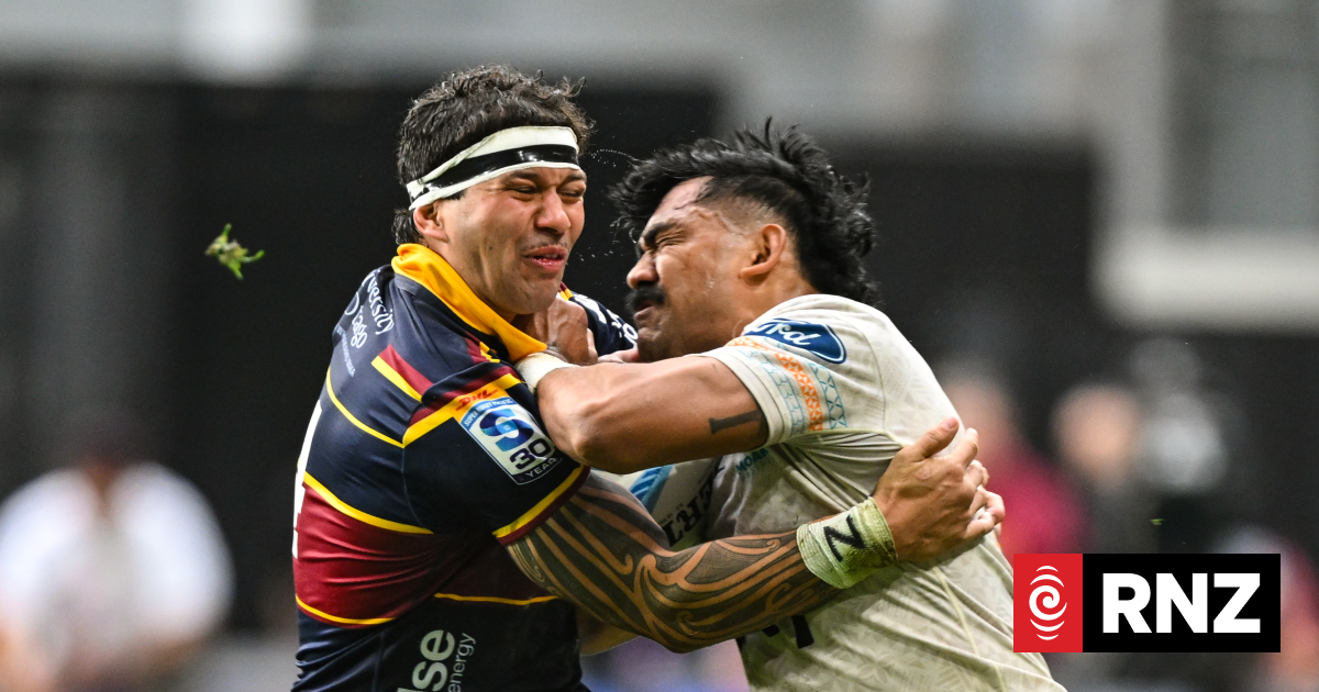 Super Rugby Pacific: Te Kaha's roof traps heat, 'quite humid' say players