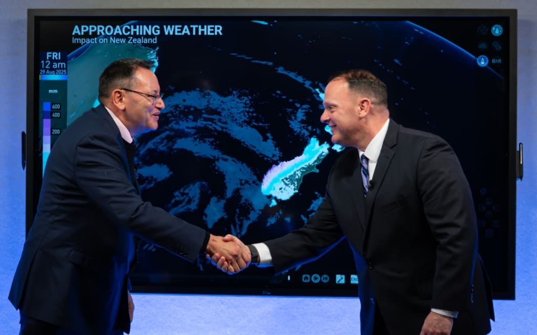 Former Minister of Science, Innovation and Technology Shane Reti with Earth Sciences New Zealand Principal Scientist Chris Brandolino at the unveiling of the Cascade supercomputer.