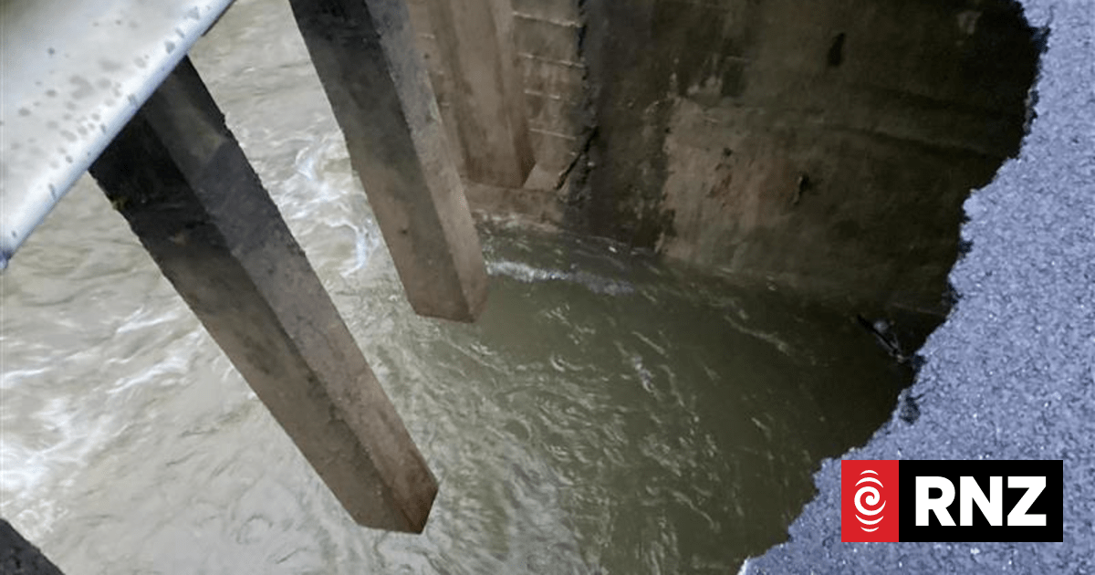 Weather live: Highway washed out, flights cancelled as rain, wind hit Wellington, Wairarapa