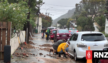 Wellington residents prepare for worst as red rain warning continues