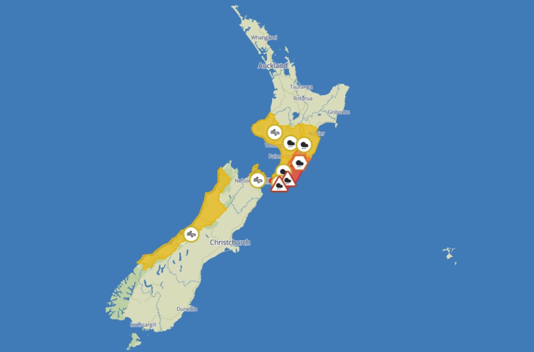 MetService has issued a red heavy rain warning for Wellington and Wairarapa until Tuesday night.