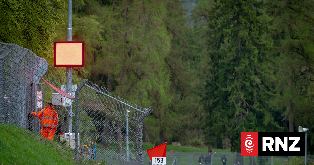 One driver dead, six injured in Nurburgring race crash