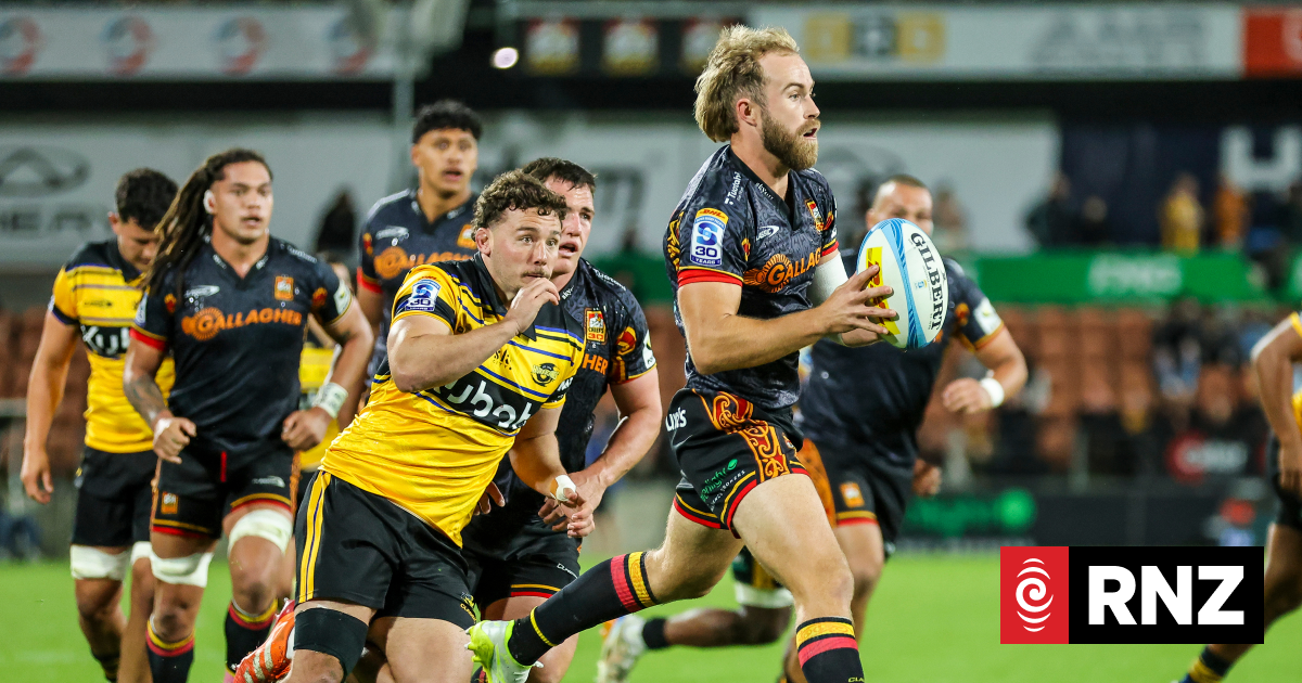 Chiefs beat Hurricanes in golden point extra time thriller