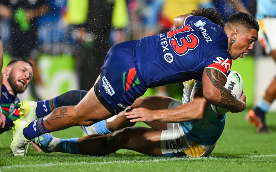 Erin Clark of the Warriors dives to score a try, NZ Warriors v Gold Coast Titans, round 7 of the NRL Telstra Premiership at Go Media Stadium.