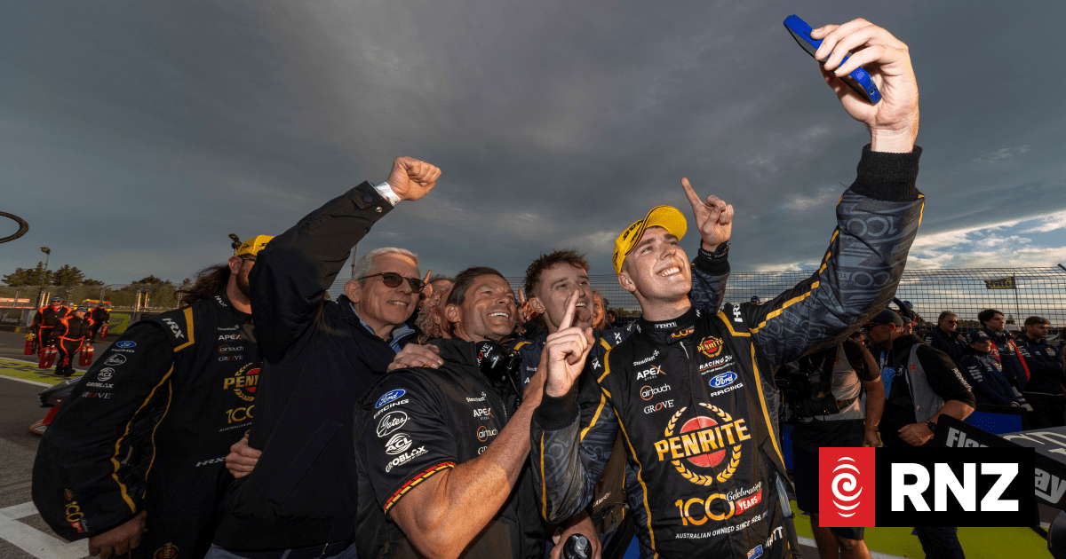 Matt Payne cruises in for Supercars victory in Christchurch