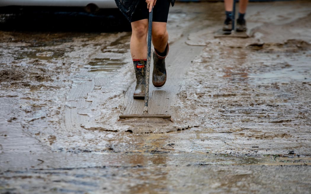 Flooding in Stokes Valley near Thomas Street. Mark Papalii/RNZ