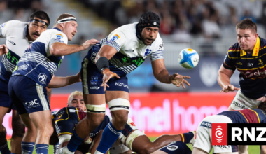 Super Rugby Pacific: Blues survive late Highlanders scare for win