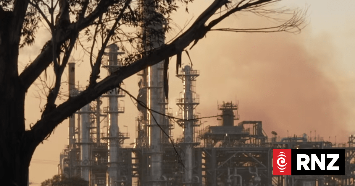 Explosions as one of Australia's two oil refineries erupts in flames