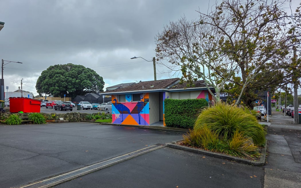 A new piece of graffiti carrying a violent, anti-Indian message has been discovered in Auckland, raising concerns after a similar incident over the weekend.
