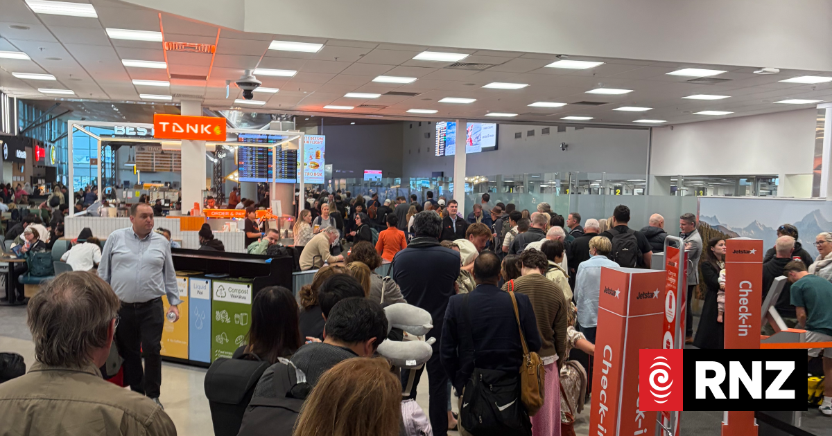 Security breach at Auckland Airport leads to major delays
