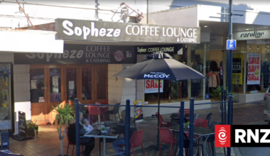 Timaru cafe inundated with calls after AI tool lists phone number for hospital
