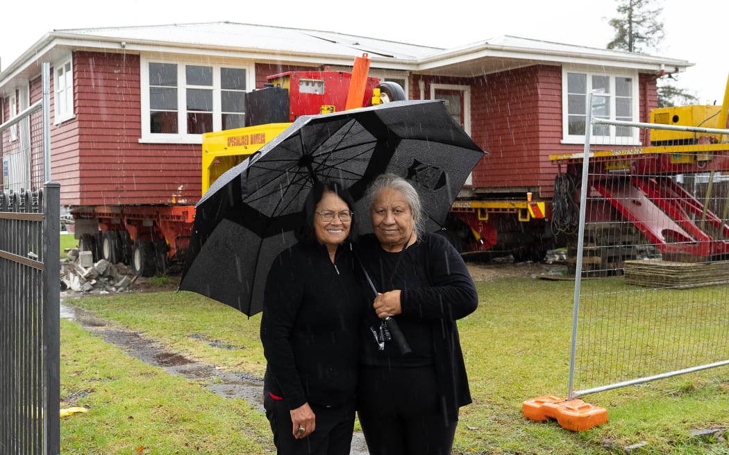 A Waikato community is coming together to support Māori healthcare worker Billie Gillet-Kati, whose home was destroyed in a 2021 fire, with a health provider gifting her a repurposed whare.