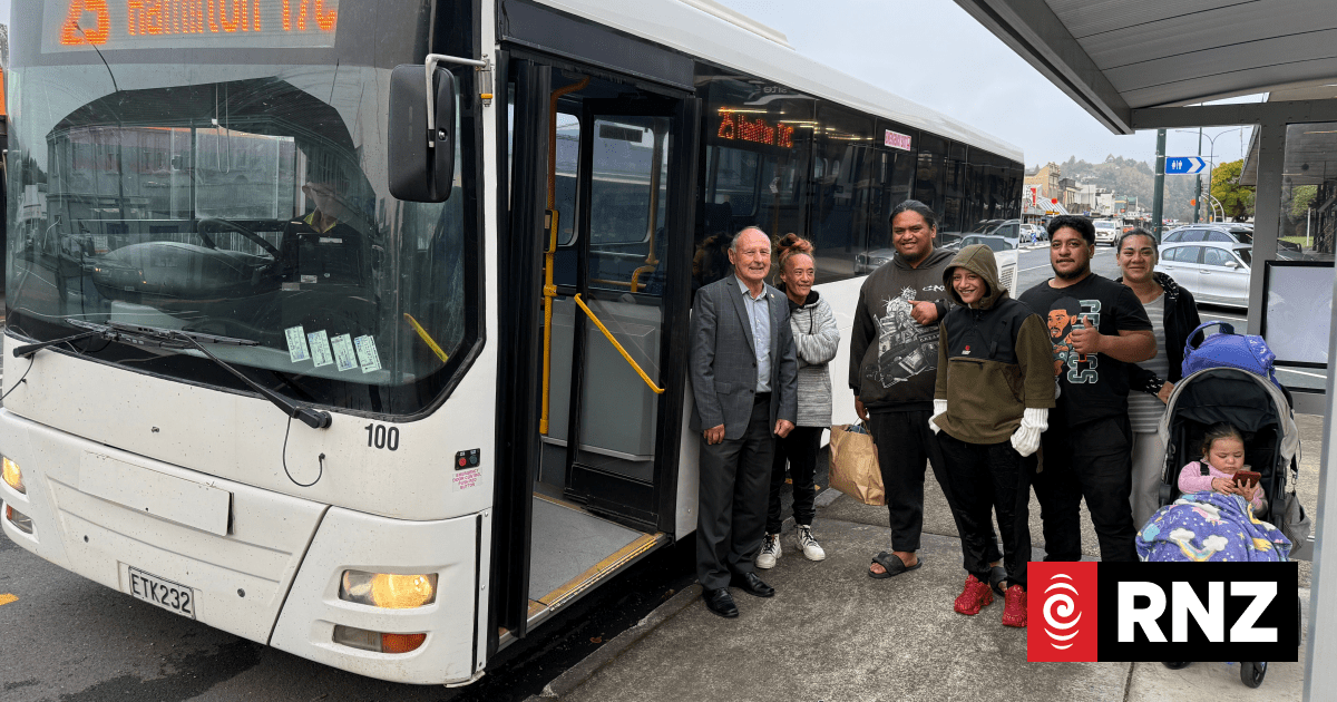 Ruapehu Mayor slams axing of 'vital' Taumarunui-Hamilton bus route