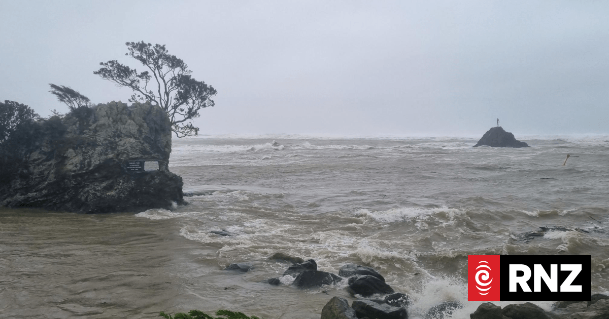Live weather: Cyclone Vaianu brings damaging winds, heavy rain to North Island