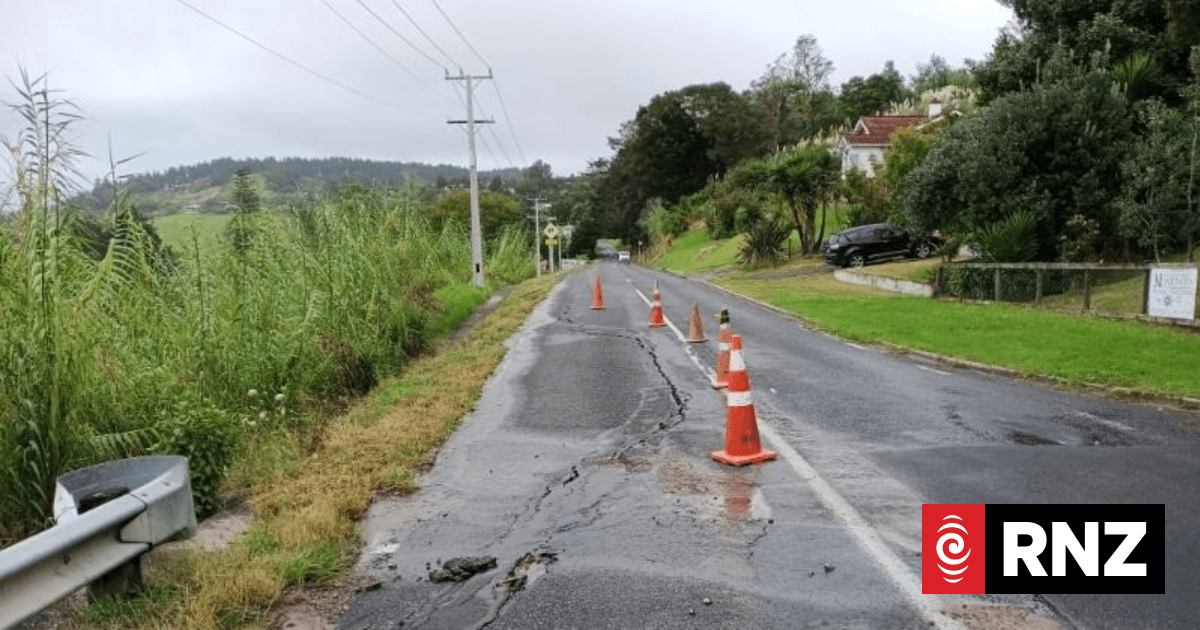 Rāwene residents urged to use less water after main break