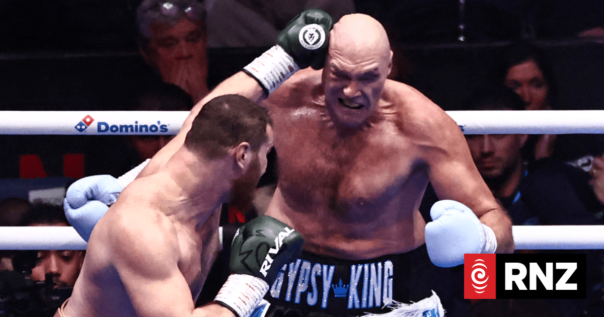 Boxing: Tyson Fury cruises to win over Arslanbek Makhmudov, wants Anthony Joshua showdown next