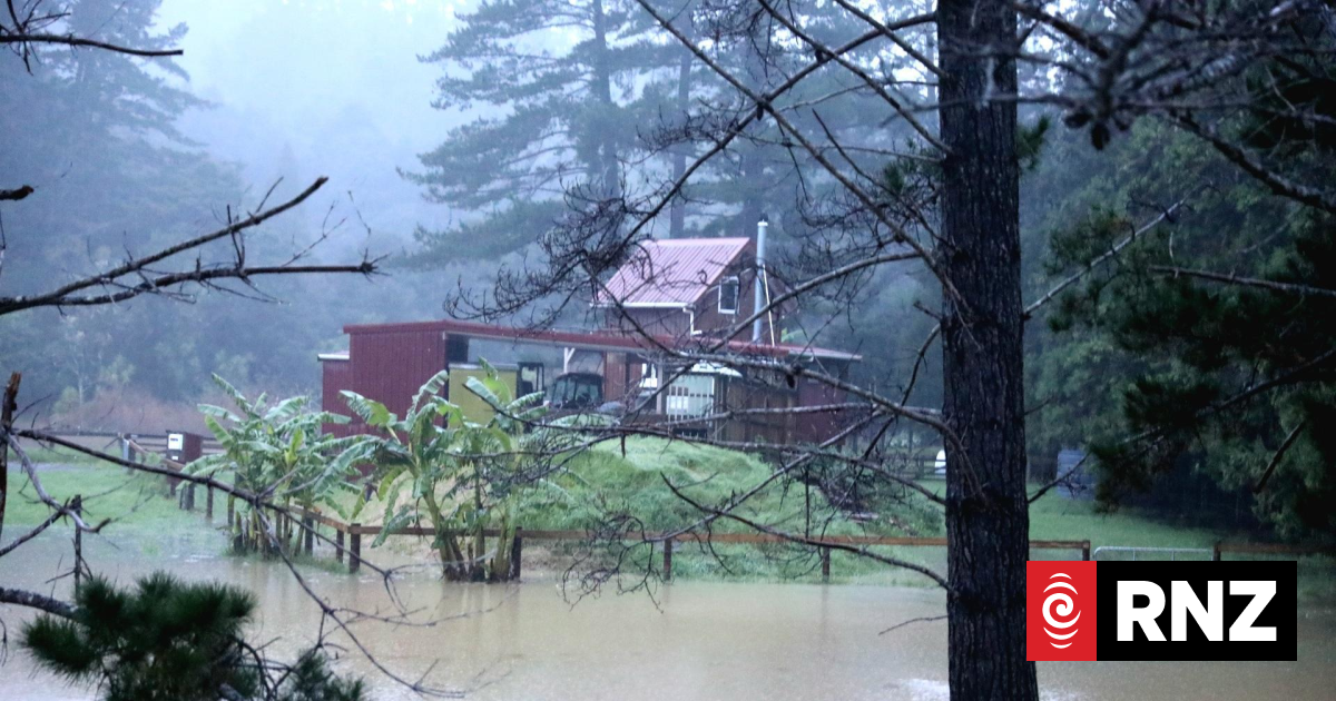 Live weather: Cyclone Vaianu brings damaging winds, heavy rain to North Island