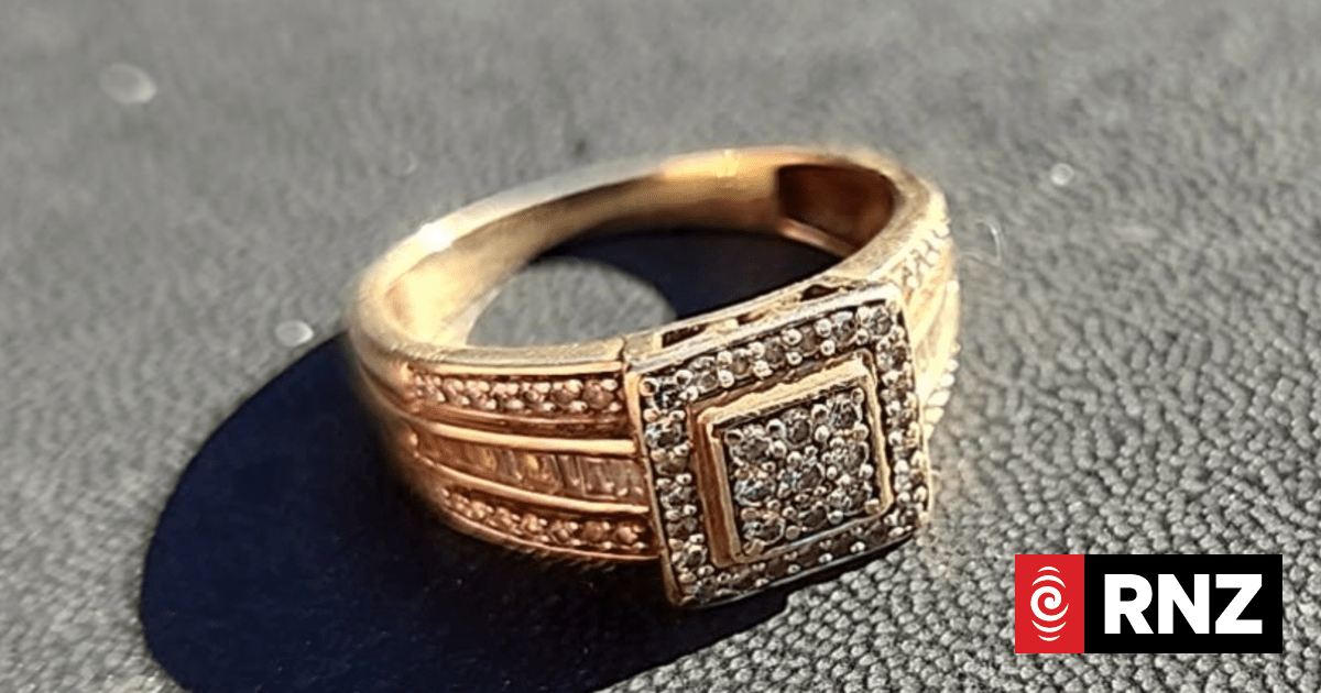 NZ's gold-hearted metal detectorist community finds woman's lost engagement ring