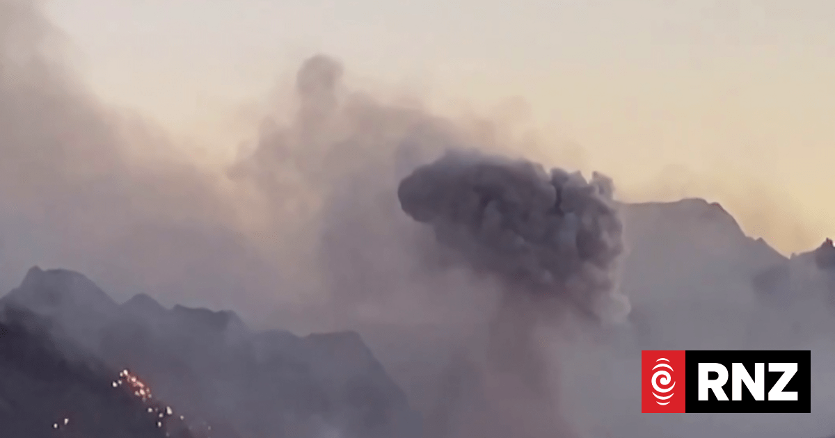 Iran searches for downed US jet crew, claims second plane hit